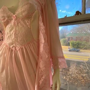Vintage 80s Avon Peignoir set